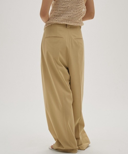 TODAYFUL(トゥデイフル)の「【TODAYFUL/トゥデイフル】Dry Touch Tuck Trousers/ドライタッチタックトラウザー(スラックス・レディース・ブラック/ベージュ・38/36)」の7枚目の写真