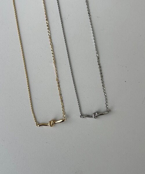 CAPRICIEUX LE'MAGE(カプリシューレマージュ)の「〈GOLDY/ゴールディ〉ノットバーネックレス(ネックレス・レディース・シルバー/ゴールド・FREE)」の8枚目の写真