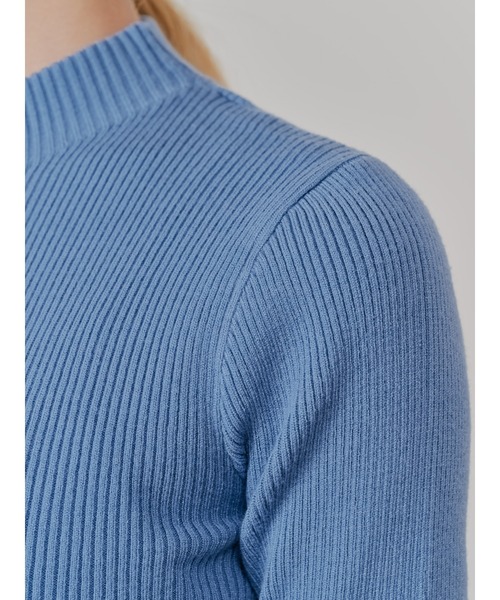 DOLLUPOOPS（ドールアップウップス）の「リブボトルネックニットトップス（ニット/セーター・レディース・サックスブルー/ライトベージュ/ブラック・38）」の13枚目の写真