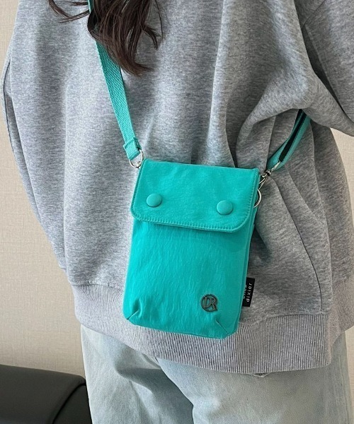 SHIBUYA Zy.(シブヤジー)の「Tilt Pocket縦型ミニショルダーバッグ(ショルダーバッグ・メンズ・ブルー系その他/ブラウン/グレー/ブラック/ブラウン系その他/カーキ/サックスブルー・FREE)」の10枚目の写真