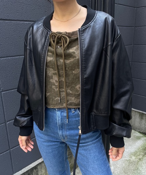 ROGER AND RAW(ロジャーアンドロウ)の「迷彩柄オフショルスウェットショートトップス(スウェット・レディース・グレー系カモフラージュ/グリーン系カモフラージュ・FREE)」の7枚目の写真