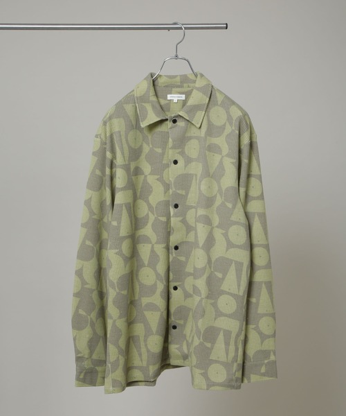 NANO universe（ナノユニバース）の「NORMANBROS別注 プリントワッフルシャツ 長袖（シャツ/ブラウス・メンズ・カーキ/ブラック・L/M）」の2枚目の写真