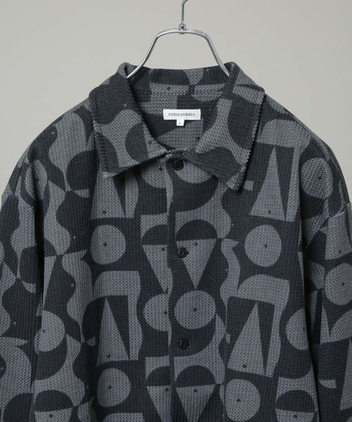 NANO universe（ナノユニバース）の「NORMANBROS別注 プリントワッフルシャツ 長袖（シャツ/ブラウス・メンズ・カーキ/ブラック・L/M）」の3枚目の写真