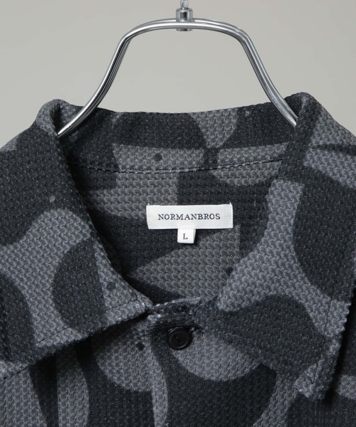 NANO universe（ナノユニバース）の「NORMANBROS別注 プリントワッフルシャツ 長袖（シャツ/ブラウス・メンズ・カーキ/ブラック・L/M）」の4枚目の写真