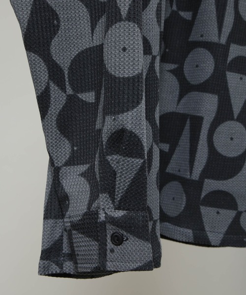 NANO universe（ナノユニバース）の「NORMANBROS別注 プリントワッフルシャツ 長袖（シャツ/ブラウス・メンズ・カーキ/ブラック・L/M）」の6枚目の写真