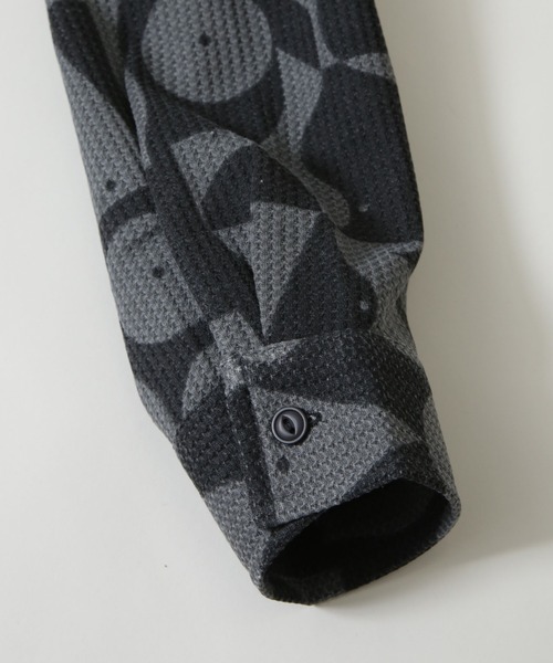 NANO universe（ナノユニバース）の「NORMANBROS別注 プリントワッフルシャツ 長袖（シャツ/ブラウス・メンズ・カーキ/ブラック・L/M）」の8枚目の写真