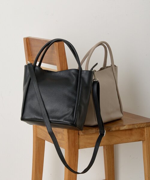 Jena espace merveilleux（ジェナ　エスパスメルヴェイユ）の「本革ポケットミニバッグ（トートバッグ・レディース・ベージュ/ブラック・FREE）」の2枚目の写真