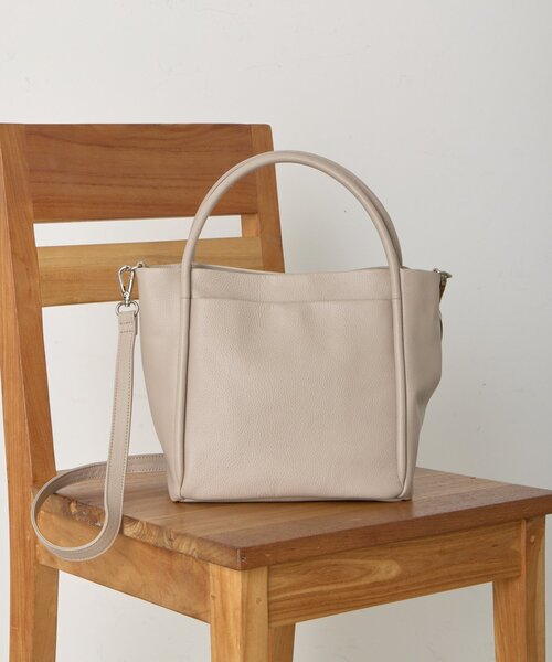 Jena espace merveilleux（ジェナ　エスパスメルヴェイユ）の「本革ポケットミニバッグ（トートバッグ・レディース・ベージュ/ブラック・FREE）」の9枚目の写真