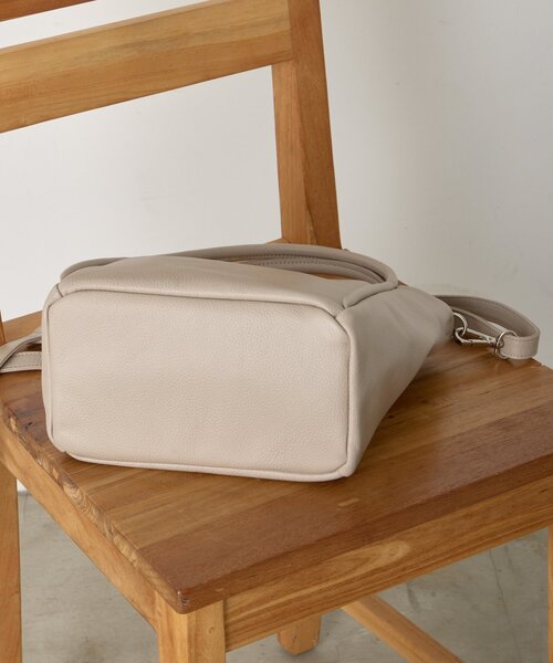 Jena espace merveilleux（ジェナ　エスパスメルヴェイユ）の「本革ポケットミニバッグ（トートバッグ・レディース・ベージュ/ブラック・FREE）」の10枚目の写真