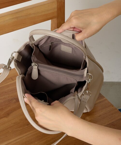 Jena espace merveilleux（ジェナ　エスパスメルヴェイユ）の「本革ポケットミニバッグ（トートバッグ・レディース・ベージュ/ブラック・FREE）」の12枚目の写真