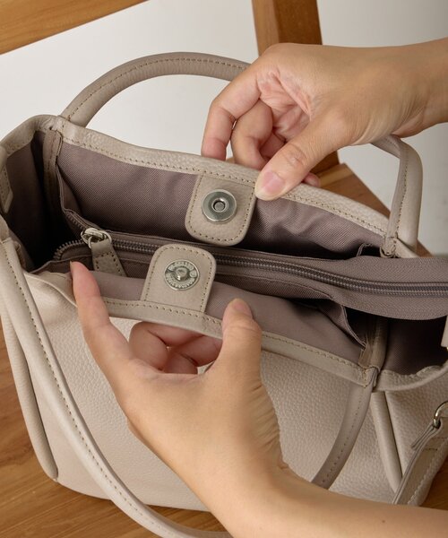 Jena espace merveilleux（ジェナ　エスパスメルヴェイユ）の「本革ポケットミニバッグ（トートバッグ・レディース・ベージュ/ブラック・FREE）」の16枚目の写真