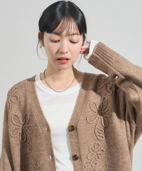 kk（感謝） セール】配色 コード刺繍 花柄 ニット カーディガン（カーディガン