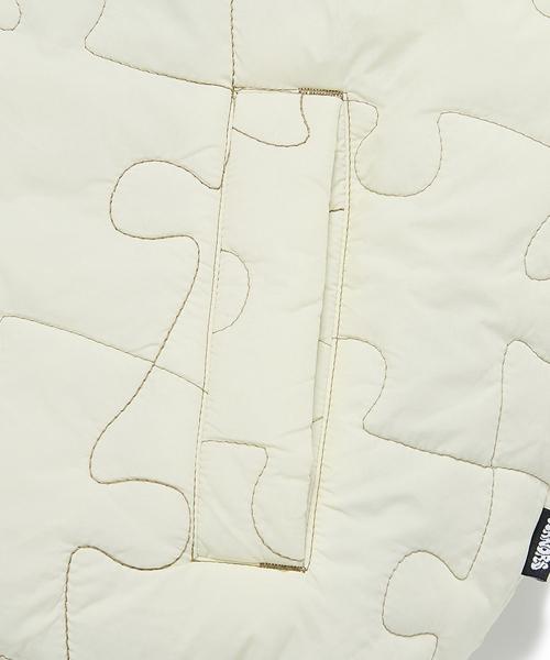 WKNDRS(ウィーキャンドース)の「PUZZLE PUFFER VEST (BEIGE)(ダウンベスト・レディース・その他・LARGE/X-LARGE/MEDIUM)」の4枚目の写真