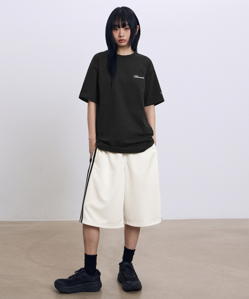 F.ILLUMINATE(フィルミネイト)の「スクリプトロゴTシャツ-ホワイト(Tシャツ/カットソー・レディース・その他・SMALL/MEDIUM/LARGE)」の2枚目の写真