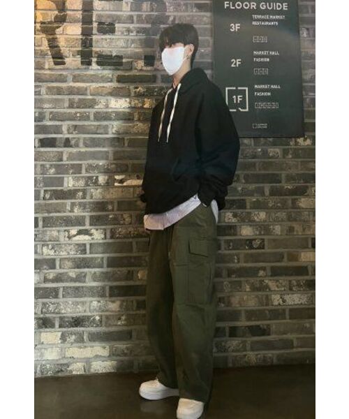 FRIZMWORKS(フリズムワークス)の「TWILL CARGO BALLOON PANTS _ OLIVE(スウェットパンツ・メンズ・その他・MEDIUM/LARGE/X-LARGE/SMALL)」の9枚目の写真