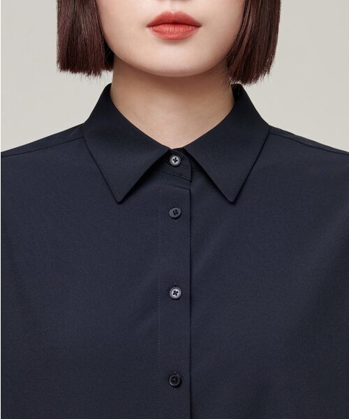 MUSINSA STANDARD WOMAN（ムシンサスタンダードウーマン）の「ウィメンズオーバーサイズシルキーシャツ[ダークネイビー]（シャツ/ブラウス・レディース・その他・SMALL/MEDIUM/LARGE/X-SMALL）」の4枚目の写真