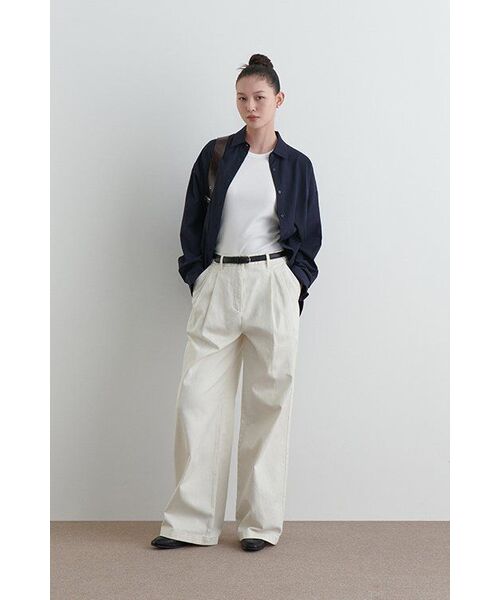 MUSINSA STANDARD WOMAN（ムシンサスタンダードウーマン）の「ウィメンズオーバーサイズシルキーシャツ[ダークネイビー]（シャツ/ブラウス・レディース・その他・SMALL/MEDIUM/LARGE/X-SMALL）」の7枚目の写真