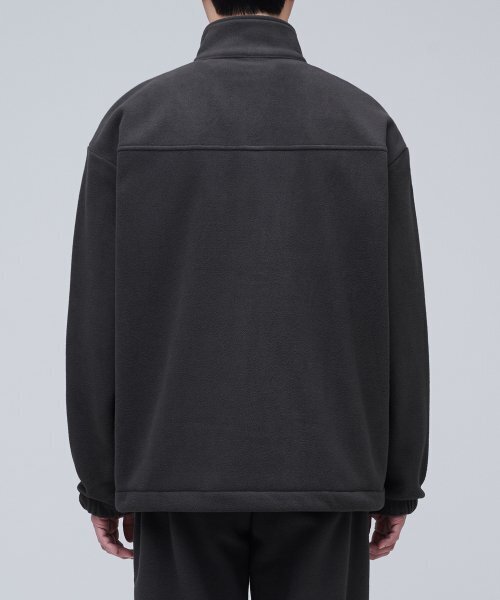 MUSINSA STANDARD（ムシンサスタンダード）の「特大のフリースハイネックジャケット[ダークグレー]（その他アウター・メンズ・その他・MEDIUM/LARGE/X-LARGE/XX-LARGE）」の4枚目の写真