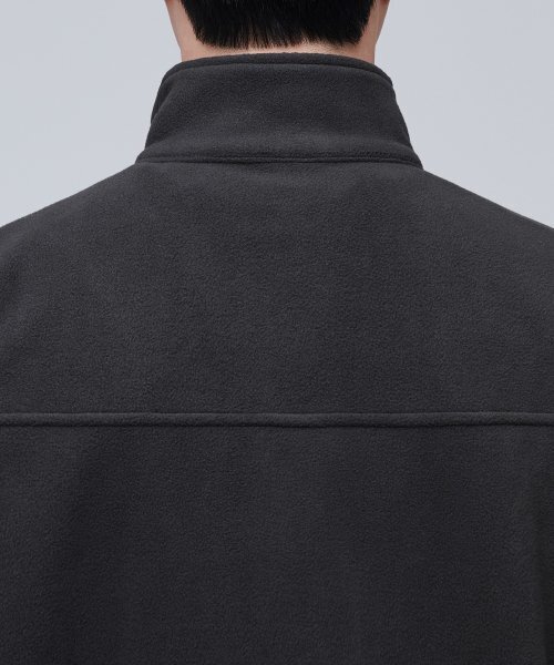 MUSINSA STANDARD（ムシンサスタンダード）の「特大のフリースハイネックジャケット[ダークグレー]（その他アウター・メンズ・その他・MEDIUM/LARGE/X-LARGE/XX-LARGE）」の6枚目の写真