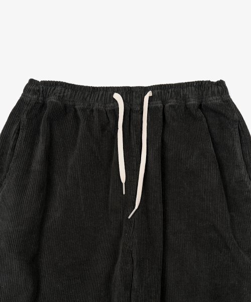 TOFFEE（トフィー）の「コーデュロイワイドバンディングパンツ（ブラック）（その他パンツ・メンズ・その他・MEDIUM/LARGE/X-LARGE）」の3枚目の写真