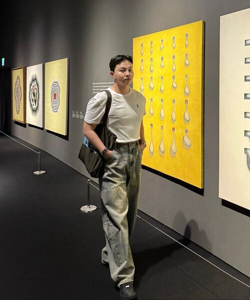 ACSHI(アクシ)の「膝切りボリュームバルーンフィットワイドデニムパンツ(ライトブルー)(デニムパンツ・メンズ・その他・SMALL/MEDIUM/LARGE/X-LARGE/XX-LARGE/X-SMALL)」の6枚目の写真