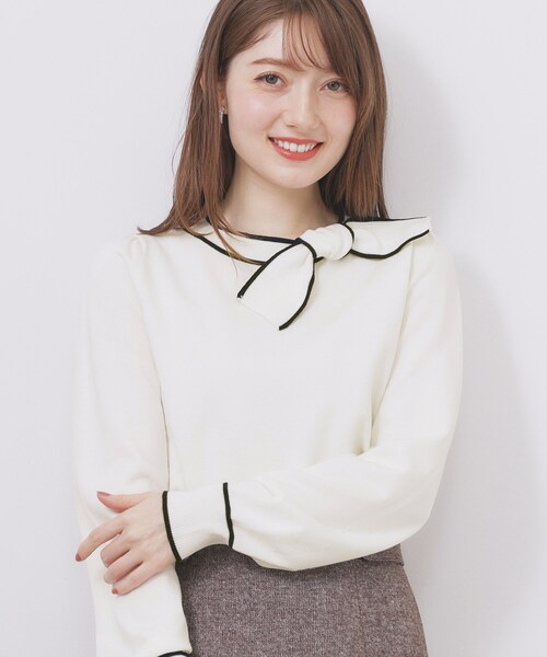 index（インデックス）の「サイドリボンバイカラーニット【洗濯機OK】（ニット/セーター・レディース・ベージュ系その他7/サックスブルー系4/ホワイト系9/ブラック系4/イエロー系その他6・36/38/40/42）」の2枚目の写真