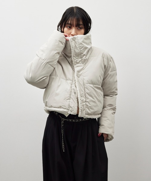 HANNE（アン）の「リバーシブルパディングショートコート（ダウンジャケット/コート・レディース・ブラック/グレー・FREE）」の4枚目の写真