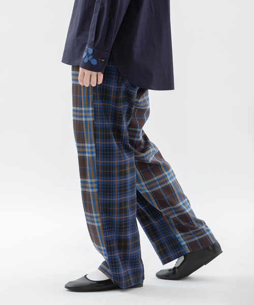 nop de nod(ノップドゥノッド)の「miscチェックストレートパンツ(その他パンツ・レディース・ダークブルー/レッド/グリーン・M)」の3枚目の写真