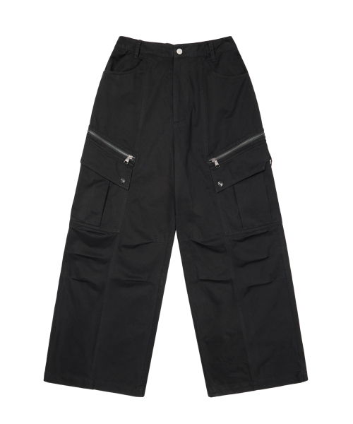 Knee Pin-Tuck Zippered Cargo Pants (Black)（その他パンツ）｜AAKAM