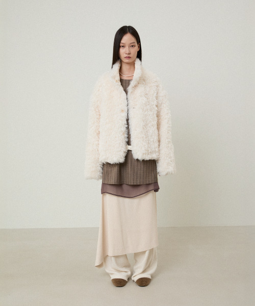 LMOOD(エルムード)の「(W) フォメリバーシブルコーデュロイファージャケットクリーム(ムートンコート・レディース・その他・FREE)」の2枚目の写真