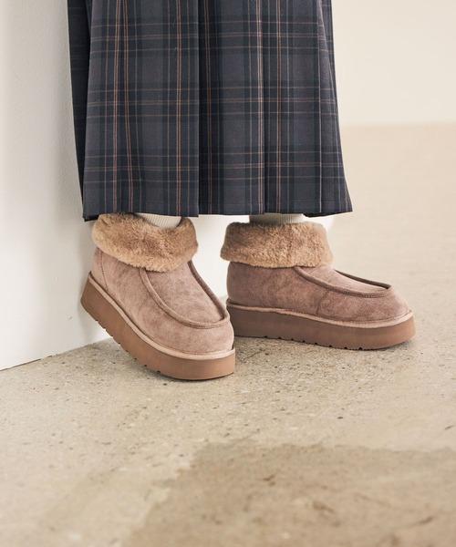 studio CLIP（スタディオクリップ）の「撥水ファームートンブーツ（ブーツ・レディース・ベージュ/ブラック/ライトグレー・LARGE/MEDIUM）」の2枚目の写真