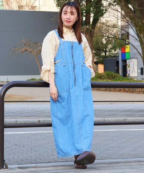 KRIFF MAYER Lady's Collection（クリフメイヤーレディースコレクション）の「ロールアップ ストライプシャツ / ビッグシルエットシャツ（シワになりにくい・英字刺繍・Aライン）（シャツ/ブラウス・レディース・サックスブルー/ベージュ/ピンク/オフホワイト・MEDIUM/LARGE）」の21枚目の写真