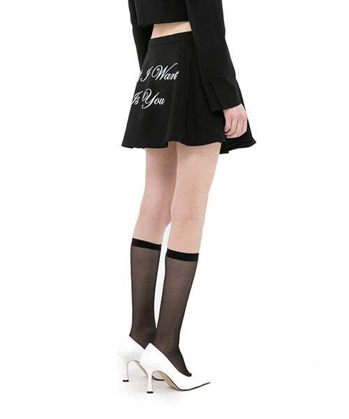 ITZAVIBE（イッザバイブ）の「[ICA22WSK6BK] レタリングフレアスカート ブラック（スカート・レディース・その他・MEDIUM/SMALL）」の2枚目の写真