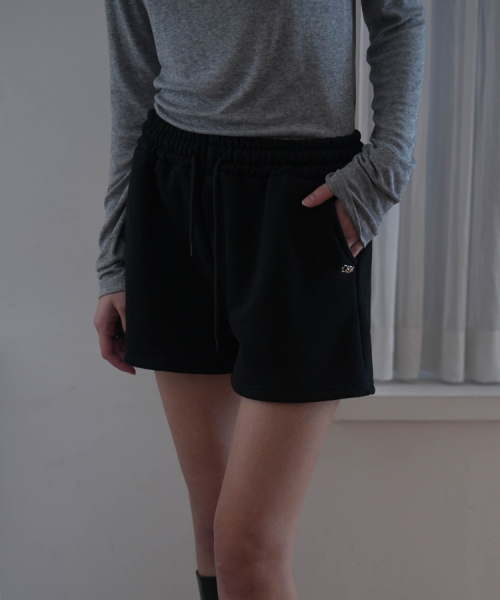 DEHEVE（デヘヴェ）の「Warm Daily Short Pants [Black]（その他パンツ・レディース・その他・FREE）」の3枚目の写真