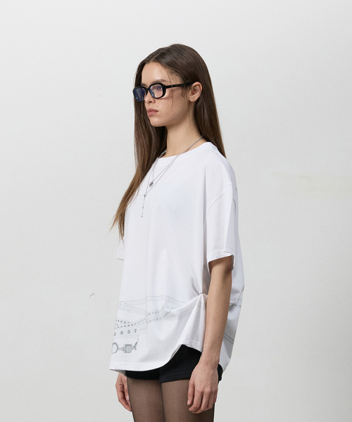 THREE TO EIGHTY(スリートゥエイティー)の「SNAP BELT GRAPHIC TEE WHITE(Tシャツ/カットソー・レディース・その他・FREE)」の2枚目の写真