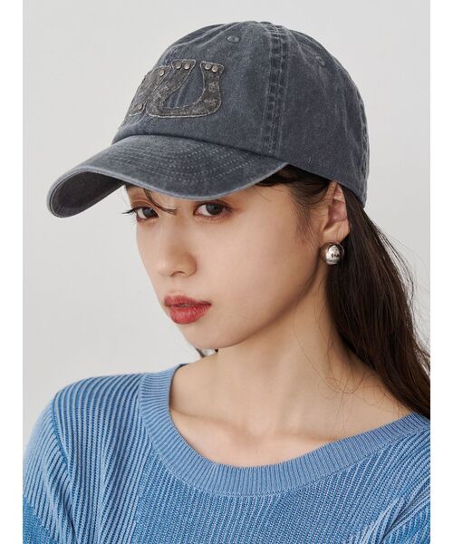 MURUA(ムルーア)の「パッチロゴスタッズキャップ(キャップ・レディース・ベージュ/ブラック/ブルー・FREE)」の9枚目の写真