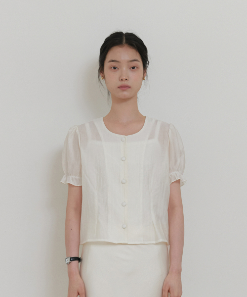 YUPPE(ヨッペ)の「SOFT SHIRRING SHIRT_CREAM(シャツ/ブラウス・レディース・その他・FREE)」の2枚目の写真