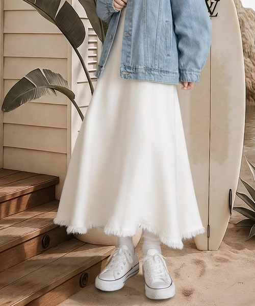 cammie(キャミー)の「Aラインスカートフリンジニットスカート(スカート・レディース・ホワイト/ブラック・F)」の3枚目の写真
