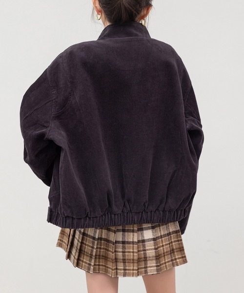 DAY CLOSET（デイ クローゼット）の「【2WAYスタンドカラー】裾ゴムと袖タックで引き締めシルエット。長袖 スナップボタン×ジップ コーデュロイ ジャケット レディース（ブルゾン・レディース・ベージュ/チャコールグレー・FREE）」の5枚目の写真