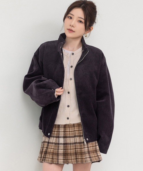 DAY CLOSET（デイ クローゼット）の「【2WAYスタンドカラー】裾ゴムと袖タックで引き締めシルエット。長袖 スナップボタン×ジップ コーデュロイ ジャケット レディース（ブルゾン・レディース・ベージュ/チャコールグレー・FREE）」の8枚目の写真