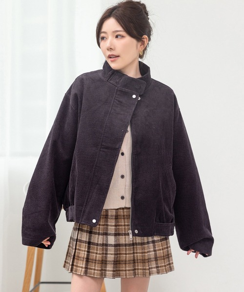 DAY CLOSET（デイ クローゼット）の「【2WAYスタンドカラー】裾ゴムと袖タックで引き締めシルエット。長袖 スナップボタン×ジップ コーデュロイ ジャケット レディース（ブルゾン・レディース・ベージュ/チャコールグレー・FREE）」の9枚目の写真