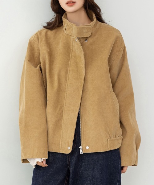 DAY CLOSET（デイ クローゼット）の「【2WAYスタンドカラー】裾ゴムと袖タックで引き締めシルエット。長袖 スナップボタン×ジップ コーデュロイ ジャケット レディース（ブルゾン・レディース・ベージュ/チャコールグレー・FREE）」の12枚目の写真