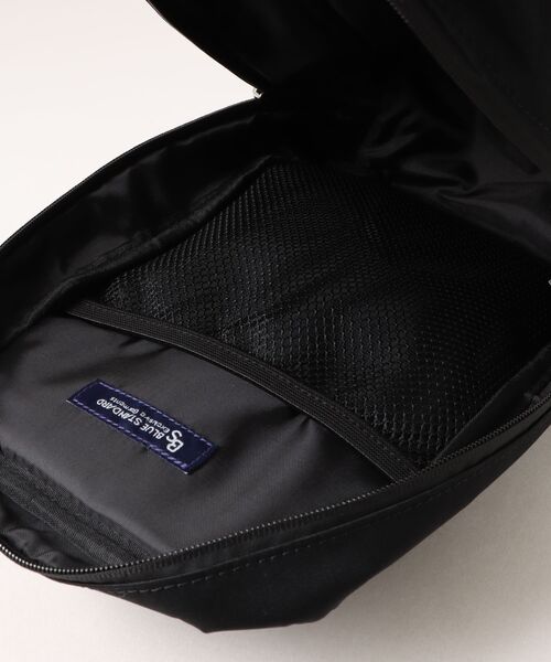 Blue Standard (ブルースタンダード)の「【BLUE STANDARD/ブルースタンダード】【長財布・ペットボトルも楽々】大容量ボディバッグ 異素材切り替え 杢調カジュアル(ボディバッグ/ウエストポーチ・メンズ・グレー/ブラック/ダークネイビー・FREE)」の13枚目の写真