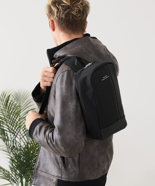 Blue Standard (ブルースタンダード)の「【BLUE STANDARD/ブルースタンダード】【長財布・ペットボトルも楽々】大容量ボディバッグ 異素材切り替え 杢調カジュアル(ボディバッグ/ウエストポーチ・メンズ・グレー/ブラック/ダークネイビー・FREE)」の9枚目の写真