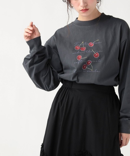 BEAMS HEART(ビームスハート)の「フルーツ ロゴプリントT(Tシャツ/カットソー・レディース・ホワイト系その他5/ブラック/チャコールグレー/オフホワイト・FREE)」の4枚目の写真