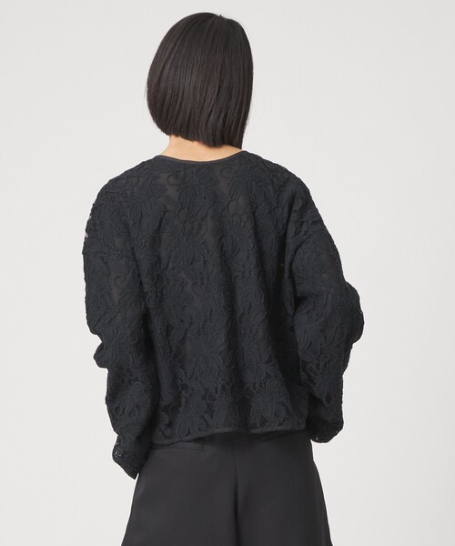 EMMEL REFINES（エメルリファインズ）の「＜EMMEL REFINES＞EM シシュウレース 2WAY ブラウス（シャツ/ブラウス・レディース・オフホワイト/ブラック・FREE）」の4枚目の写真