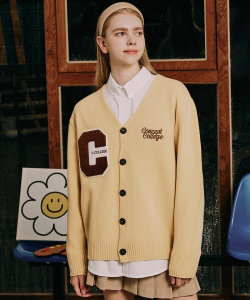 CONCEPTCOLLEGE（コンセプトカレッジ）の「ブラウンCパッチイエローニットカーディガン[男女共用]（カーディガン/ボレロ・レディース・その他・LARGE/MEDIUM）」の4枚目の写真