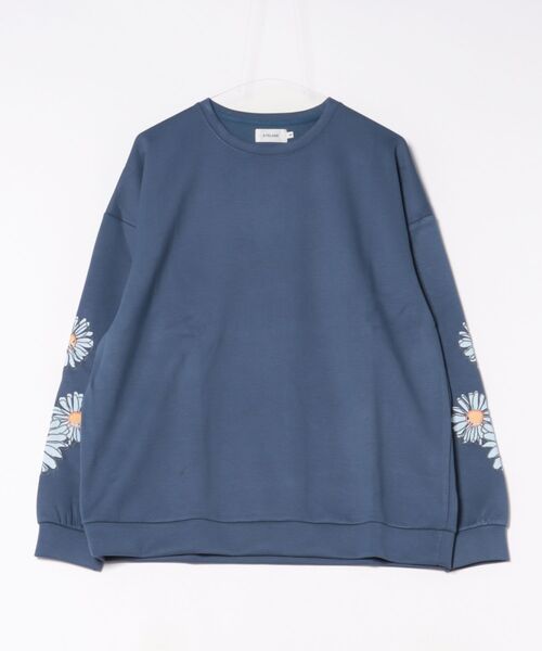 ATELANE(アテレーン)の「★ATELANE★袖フラワー刺繍P/O(スウェット・メンズ・ブルー/ホワイト/ブラック・MEDIUM/LARGE)」の1枚目の写真