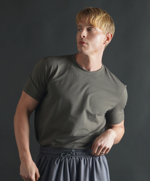 PHERMENON（フェルメノン）の「マッスルフィット 無地 モーダル 半袖Tシャツ [チャコール]（Tシャツ/カットソー・メンズ・その他・1）」の2枚目の写真