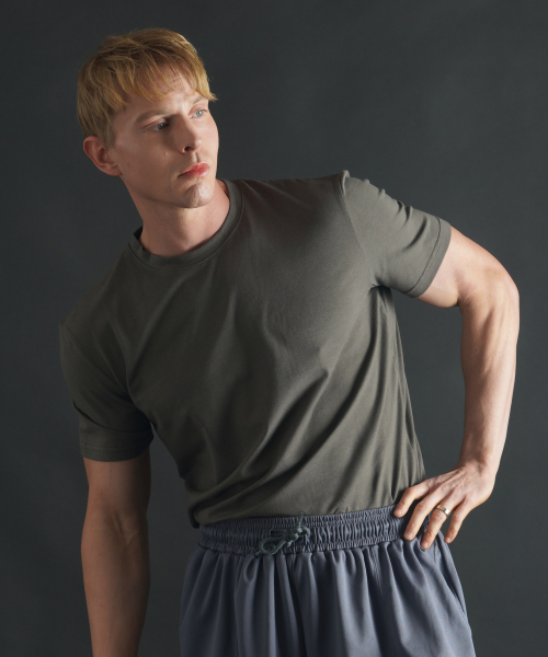 PHERMENON（フェルメノン）の「マッスルフィット 無地 モーダル 半袖Tシャツ [チャコール]（Tシャツ/カットソー・メンズ・その他・1）」の3枚目の写真